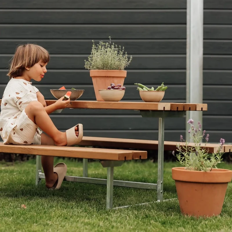 Gartenmöbel-Garnitur 'Basic Junior' | | 1 Tisch, 2 Bänke | fix verbunden | L 118 x B 114 x H 57 cm | ThermoWood® | Beschläge feuerverzinkt | Made in Europe