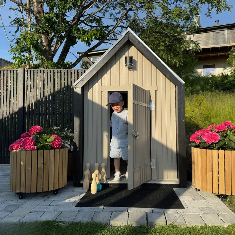 Spielhaus 'Classic' | mit Dachpappe | 1 Tür, 1 Fenster | L 144 x B 124 x H 178 cm | unbehandelt | Made in Europe