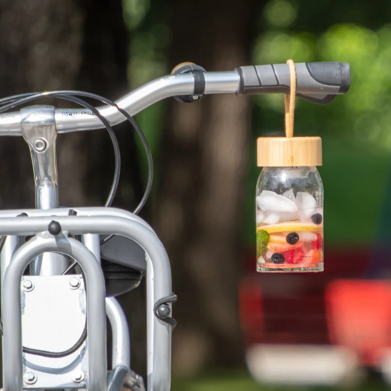 UaB Geschenk | TO GO Trinkflasche aus Glas | nachhaltig und stylisch | 400 ml