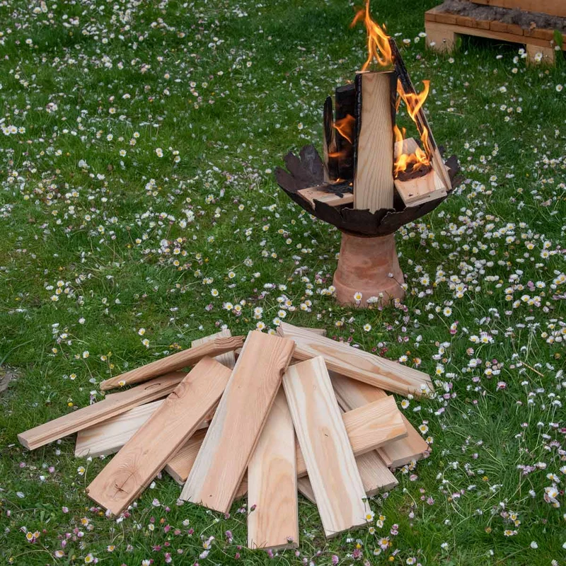 Anzünd- bzw. Grillholz in Lärche, 6 kg,| ofenfertig handlich verpackt | Feuerholz | Kaminholz | Top Qualität aus den Alpen