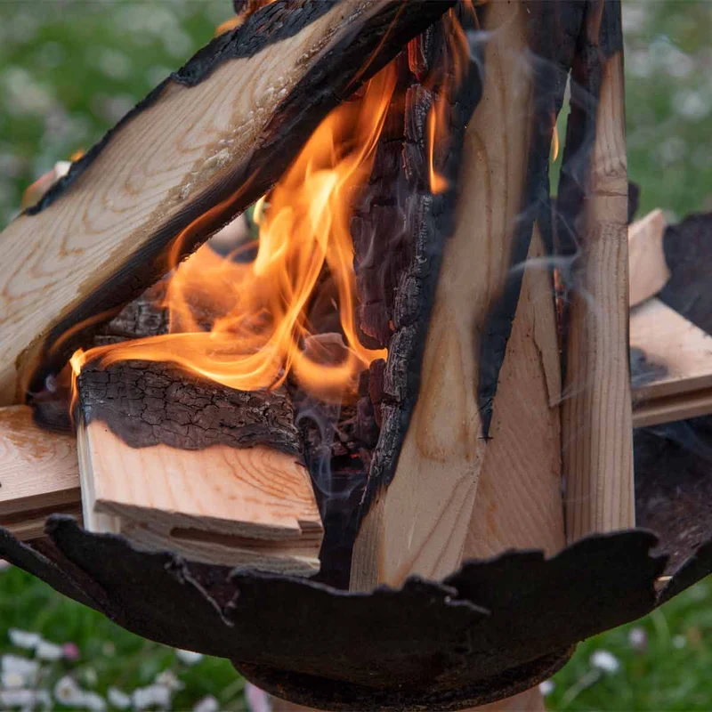 Anzünd- bzw. Grillholz in Lärche, 6 kg,| ofenfertig handlich verpackt | Feuerholz | Kaminholz | Top Qualität aus den Alpen