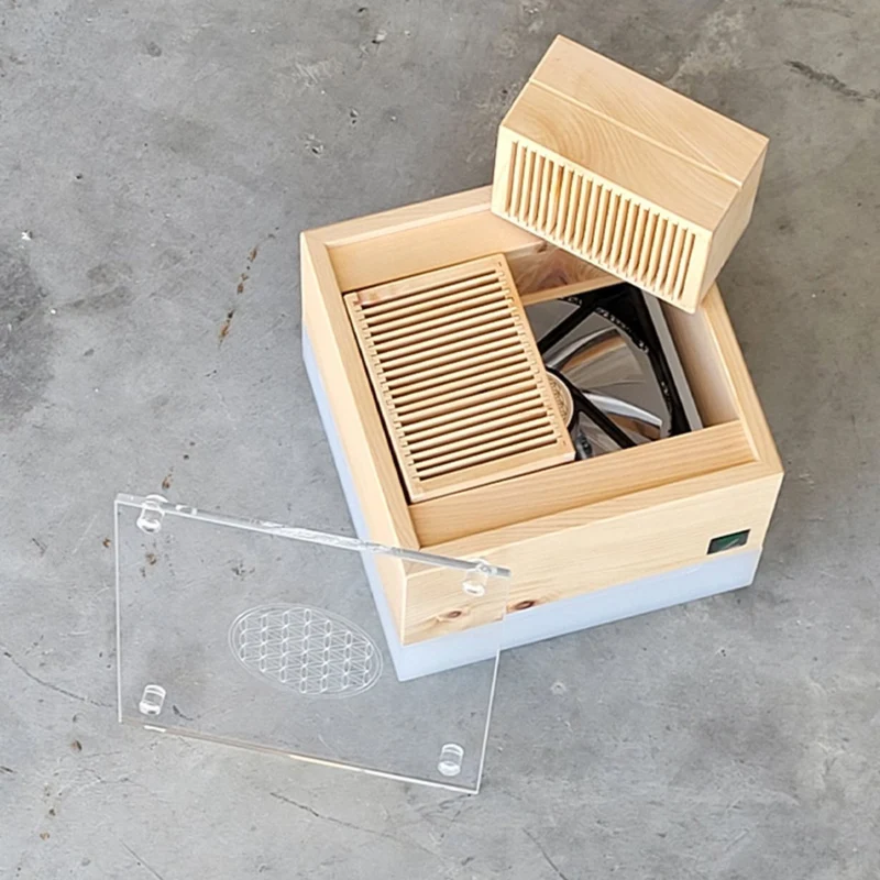 Zirbenlüfter ‘Kubus Junior’ | für 15 m² | flüsterleiser Ventilator | Lichtfarben wählbar | für Privat und Büro | Made in Austria