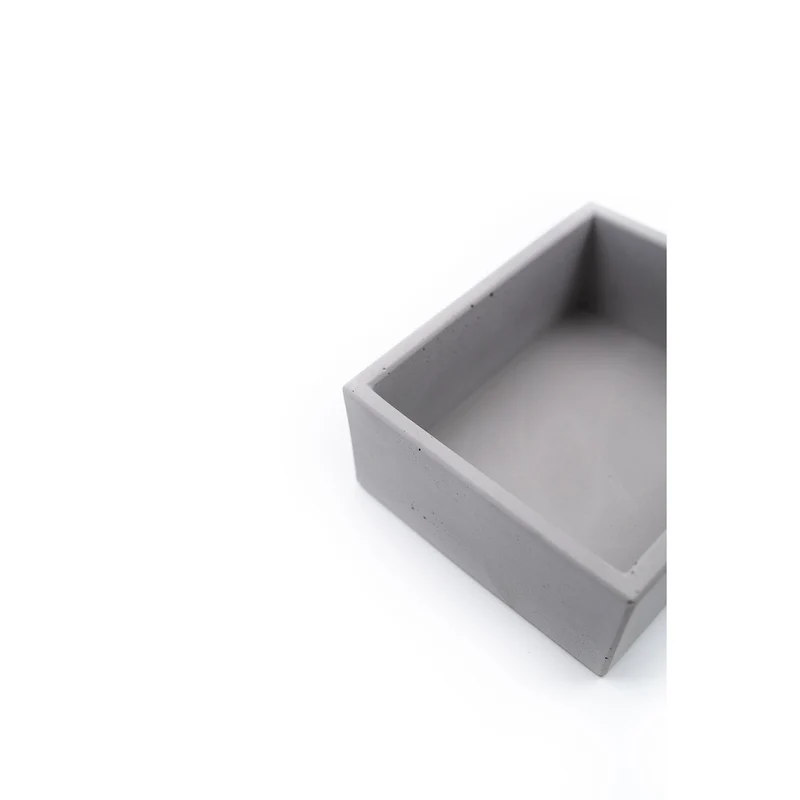 Aufbewahrungsbox mit Eichenholzdeckel