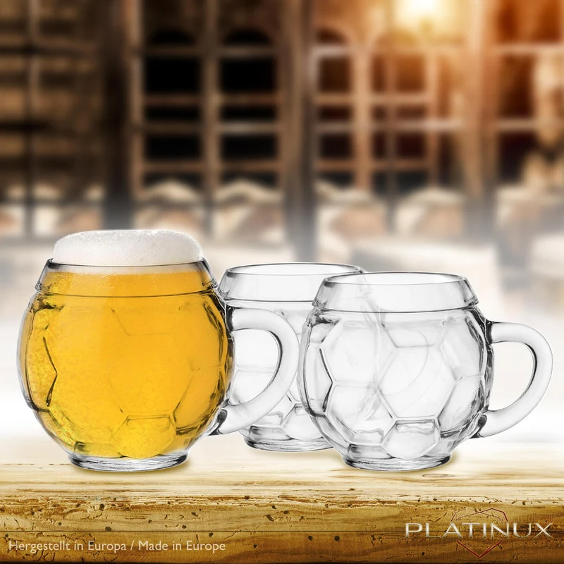 PLATINUX Bierglas mit Henkel Fußballglas 350ml (max.420ml) aus Glas Set 2-Teilig
