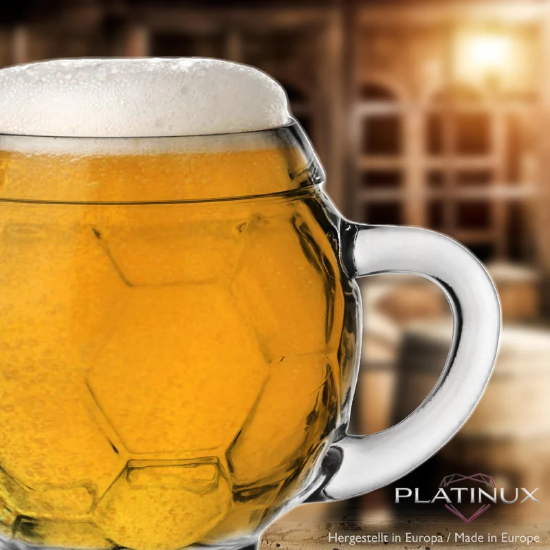 PLATINUX Bierglas mit Henkel Fußballglas 350ml (max.420ml) aus Glas Set 2-Teilig