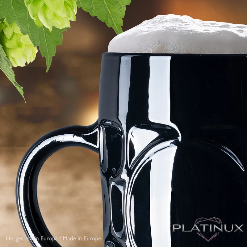PLATINUX Schwarze Biergläser 500ml mit Henkel Set 4 Teilig Maßkrug aus Glas mit Ornament Muster