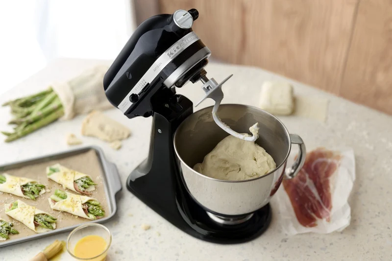 KitchenAid 4,8 L 5KSM175 Artisan Küchenmaschine Steellover mit Edelstahl-Werkzeugen