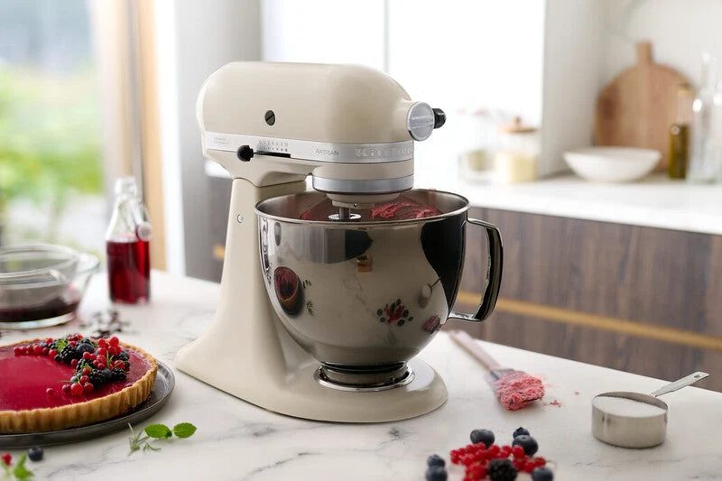 KitchenAid 4,8 L 5KSM175 Artisan Küchenmaschine Allrounderset mit Gemüseschneider+Fleischwolf+Spritzge