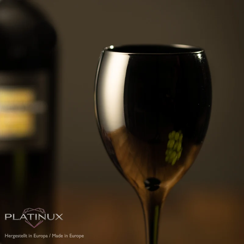 PLATINUX Schwarze & Weiße Weingläser aus Glas Set 6 Teilig 130ml (max. 320ml)