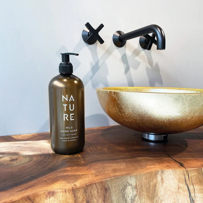 Mild Hand Soap 'Organic Herbs' | tierversuchsfrei | vegan | Kunststoffgebinde mit Pumpfunktion | Made in Austria
