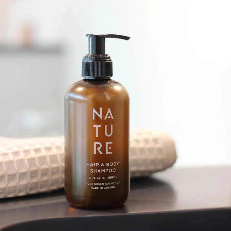 Hair & Body Shampoo 'Organic Herbs' | tierversuchsfrei | vegan | Kunststoffgebinde mit Pumpfunktion | Made in Austria