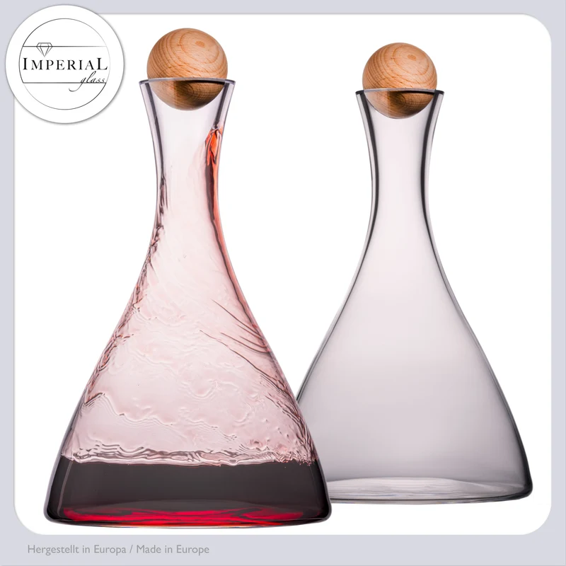 IMPERIAL glass Weindekanter aus Crystalline Glas - 2 Stück - handgefertigte Weinkaraffe mit Holzverschluss 1700ml