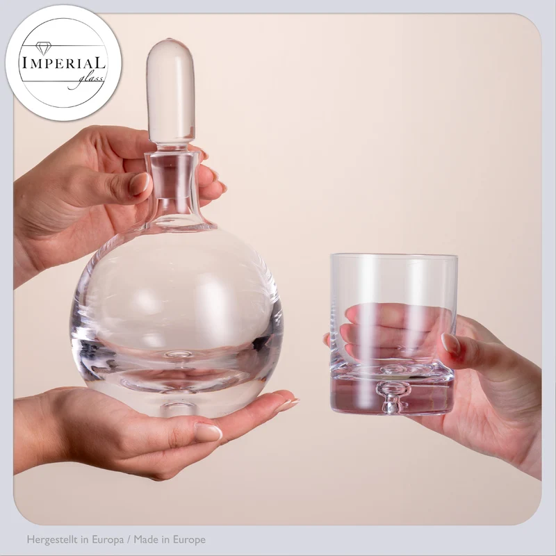 IMPERIAL Whiskeykaraffe mit Glasstopfen und 6 Whiskeygläser Handgefertigtes Set aus Crystalline Glas mit Luftblase im Boden "Lissabon"
