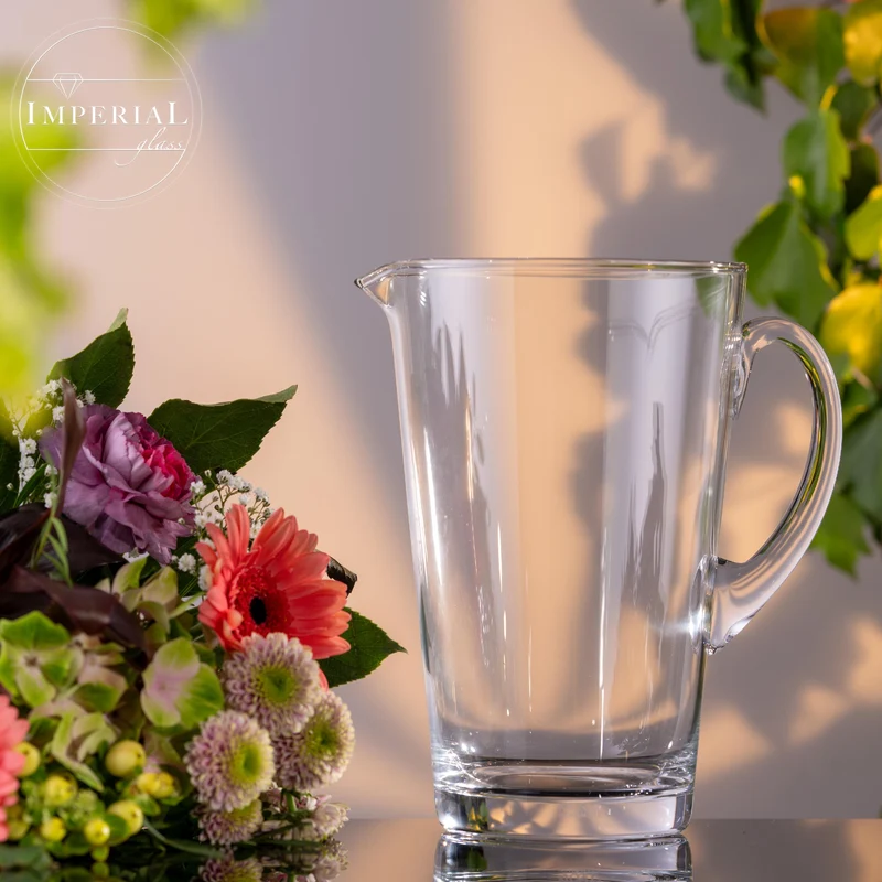 IMPERIAL Glaskaraffe 1,68L "Rom" - handgefertigte Karaffe aus Crystalline Glas mit Griff und Ausgießer