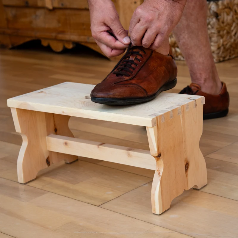 Schemel aus Zirbenholz | Tischlerhandwerk aus der Steiermark | 40x20 cm