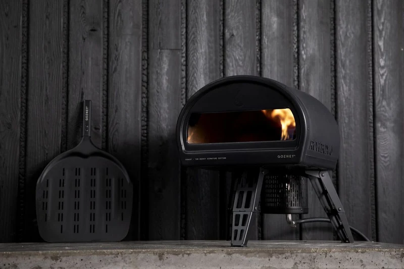 Gozney Roccbox Pizzaofen mit Abdeckhaube, Frontablage und Roccbox Pizzawender