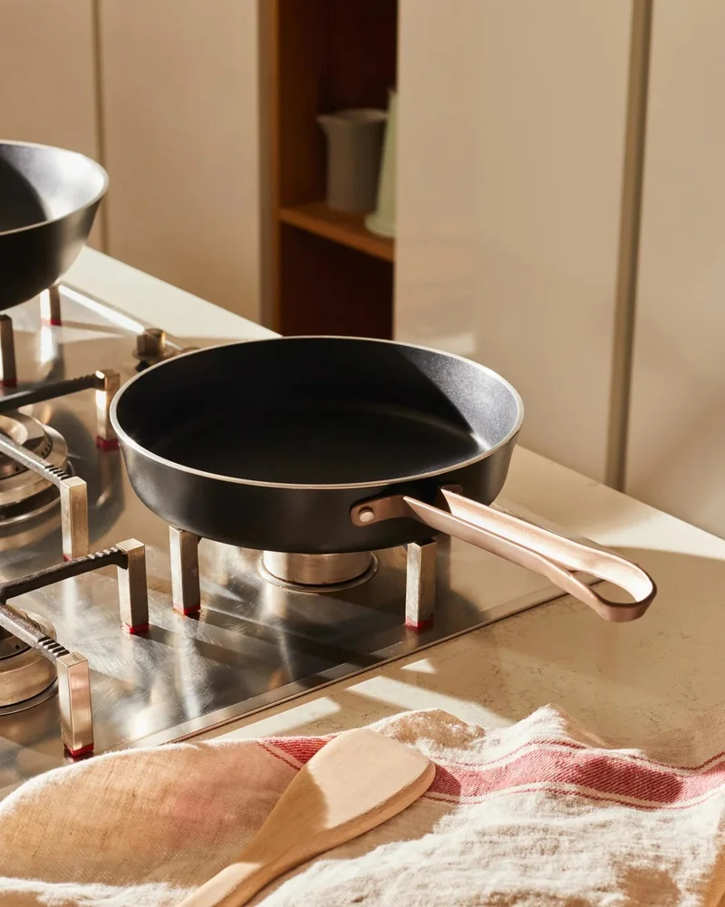 Alessi Edo Padella a Manico Lungo in Alluminio con Rivestimento Antiaderente, cm 28