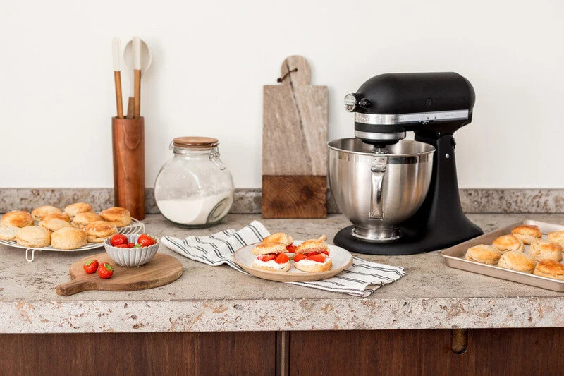 KitchenAid 4,8 L 5KSM175 Artisan Küchenmaschine Icelover mit Eiszubereiter