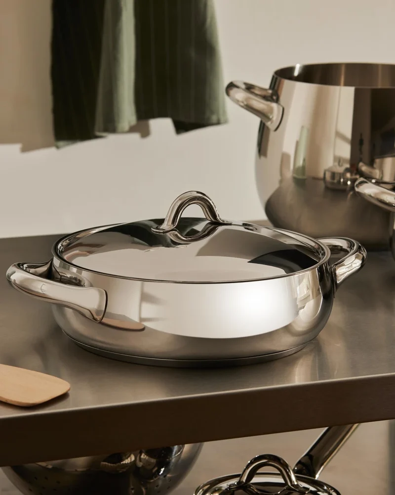 Alessi Mami Casseruola Bassa a 2 Manici, cm 24
