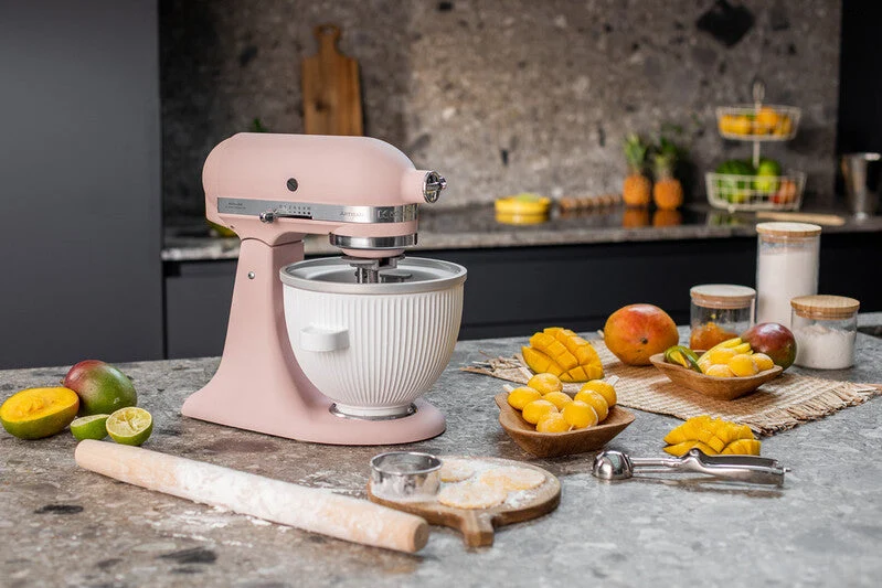 KitchenAid 4,8 L 5KSM175 Artisan Küchenmaschine Meatlover mit Ganzmetall- Fleischwolf