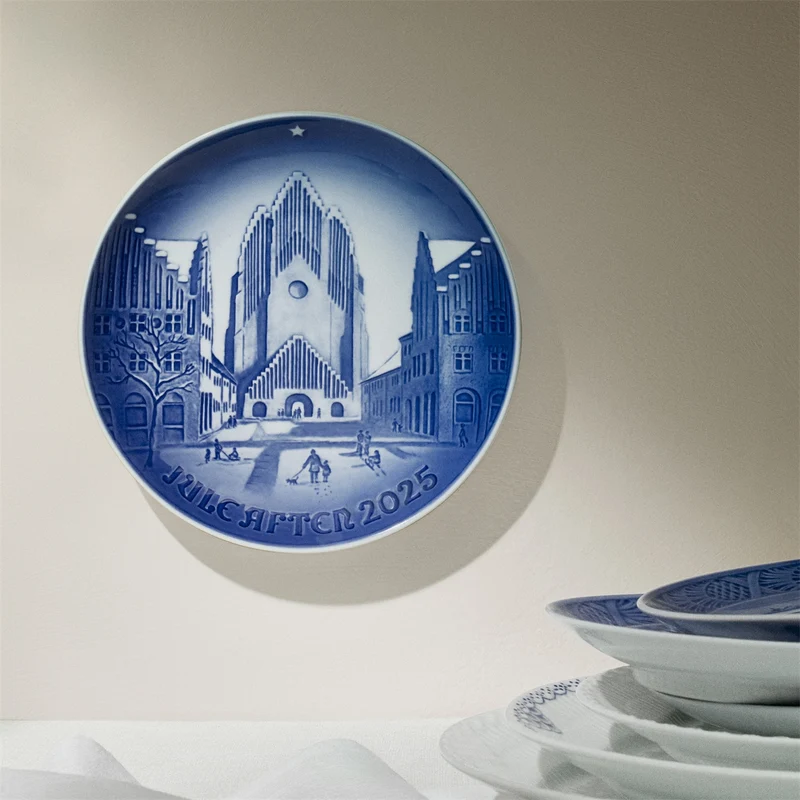 B&G Royal Copenhagen Piatto Natale 2025 "Chiesa di Grundtvig"