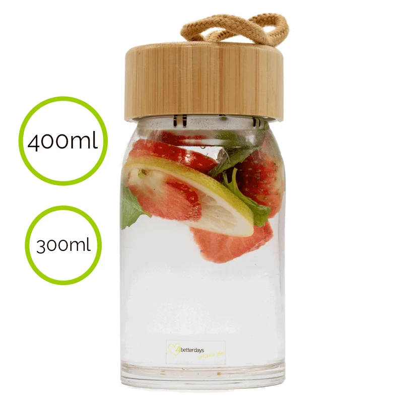 Stylische Trinkflasche ' to go' I nachhaltig aus Glas I inkl. Deckel mit Band und Metallsieb