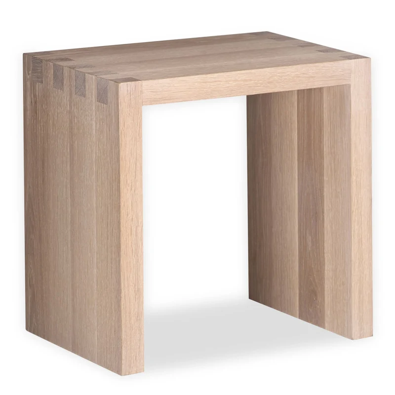 Massivholzhocker KUUB | Eiche oder Nussbaum geölt | B 45 x T 35 x H 45,5 cm | Made in Germany