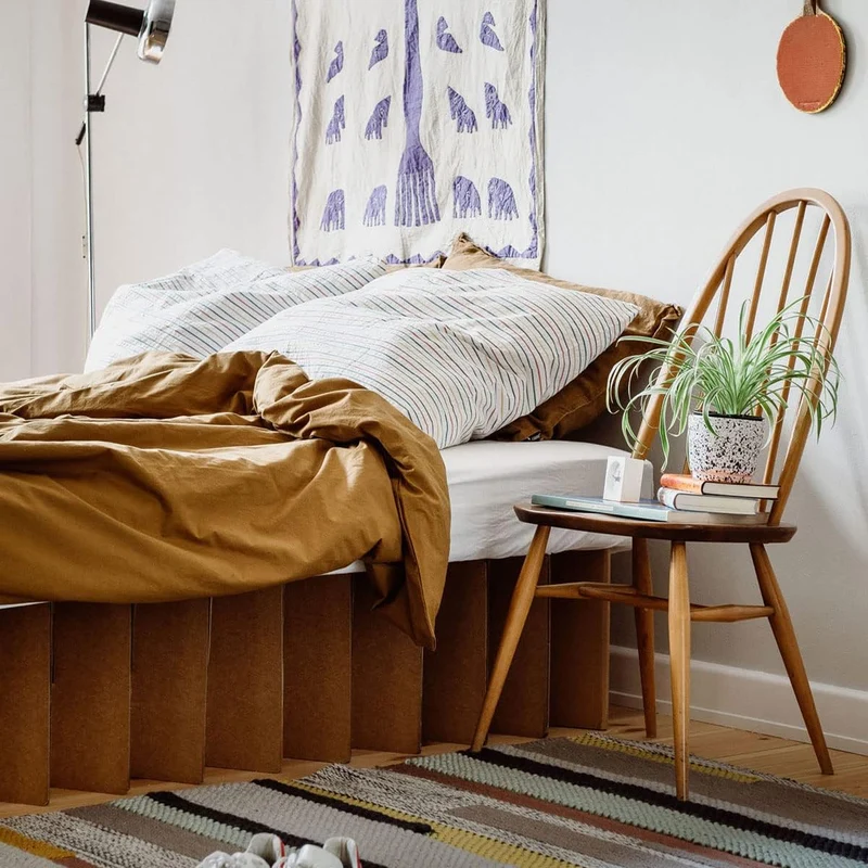 ROOM IN A BOX Faltbett aus Wellpappe – Klappbett ohne Lattenrost, nachhaltig & platzsparendh