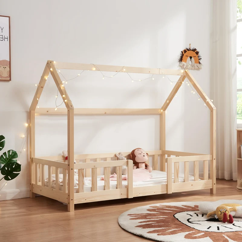 [en.casa] Kinderbett Montessori Hausbett Kiefernholz mit Rausfallschutz und Lattenrost für Kinder Bodenbett Weißh