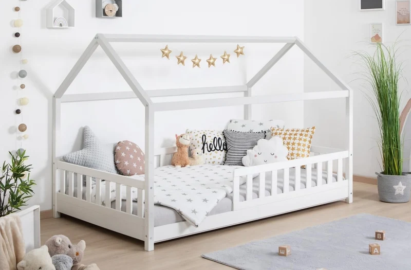 TiCAA Montessori Kinderbett Hausbett aus Kiefernholz mit Rausfallschutz & Rolllattenrost – Bodenbett für Kinderh