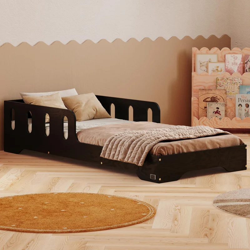 smartwood Montessori Kinderbett aus Holz mit Rausfallschutz & Lattenrost – Bodenbett für Kinder – FSCh