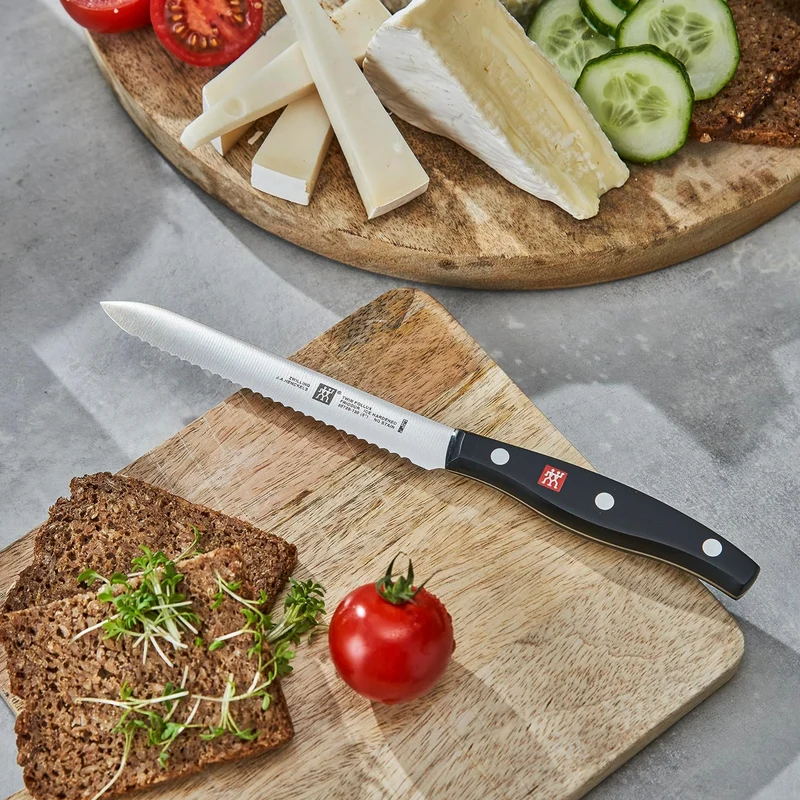 Zwilling TWIN POLLUX Coltello universale seghettato cm 13