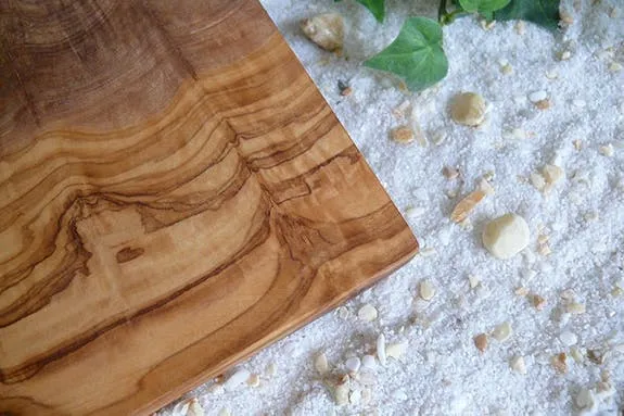 Frühstücksbrett Eckig Länge 25x15cm Olivenholz